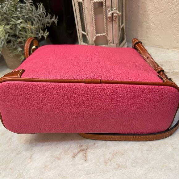 Dooney & Bourke pebbled leather crossbody PINK NWT   Rare color - Picture 5 of 15